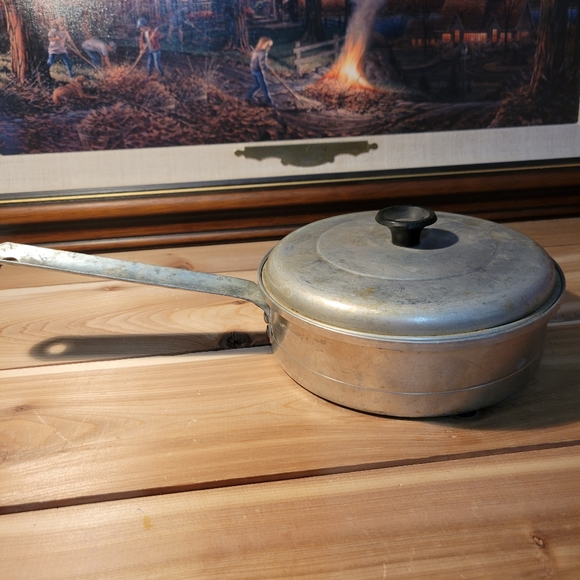 Comet Kitchen Vintage Comet Aluminum Pan With 4 Egg Poacher Lid